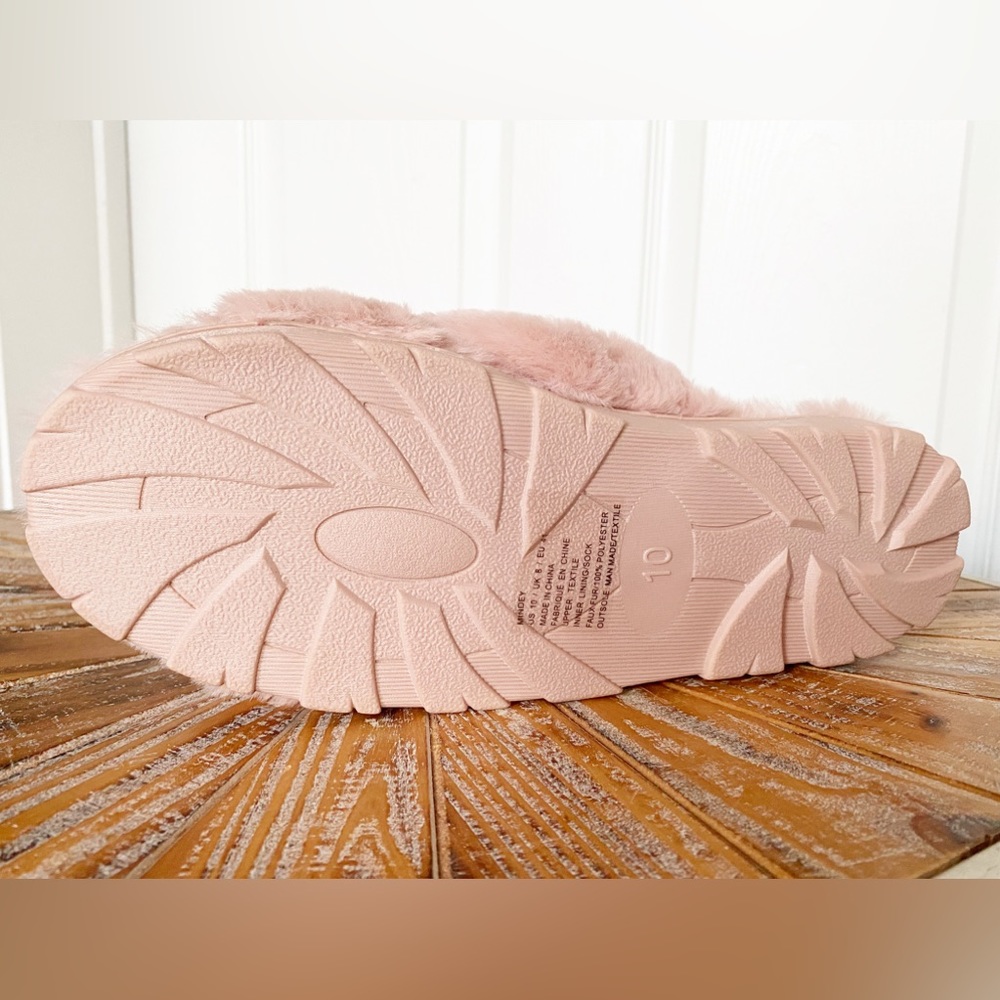 NWT Shoe Dazzle Plush Faux Fur Slippers in Dusty Rose Size 10 - Picture 2 of 11